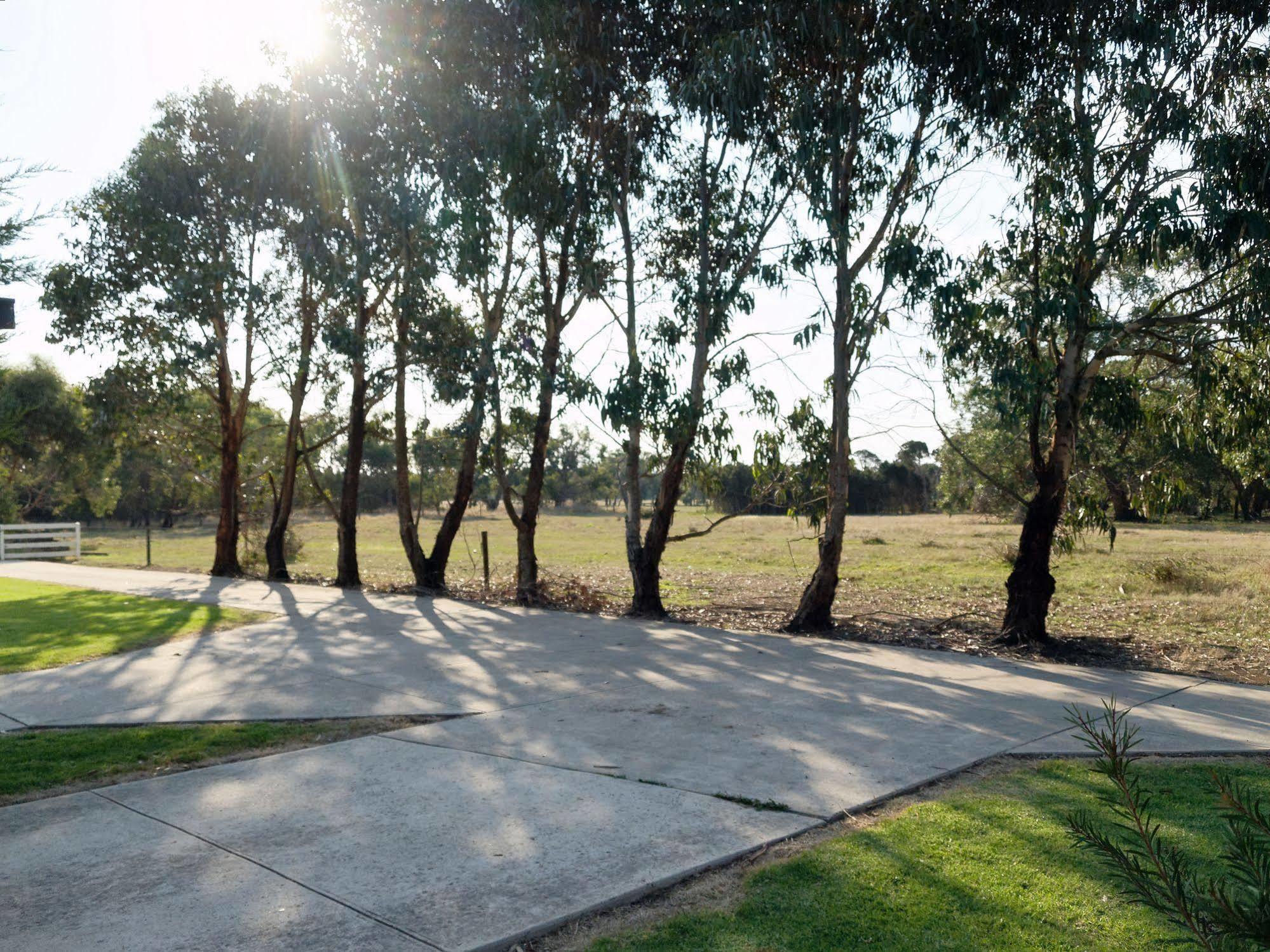 Woodbyne Resort Wimbledon Heights Buitenkant foto