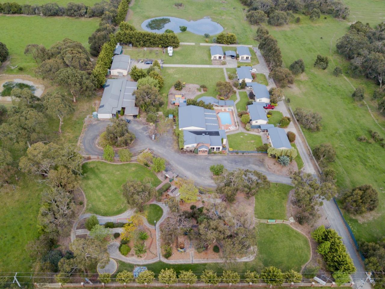 Woodbyne Resort Wimbledon Heights Buitenkant foto